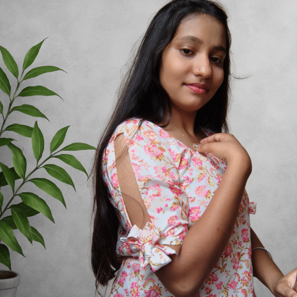 floral printed blend top with bow sleeves